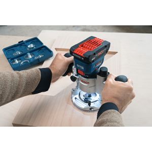 Bosch 1x Führungshilfe (Zubehör für Bosch Fräsen GKF 18V-8, GLF 18V-8, GKF 600, GLF 55-6 Bosch 1x Führungshilfe (Zubehör für Bosch Fräsen GKF 18V-8, GLF 18V-8, GKF 600, GLF 55-6