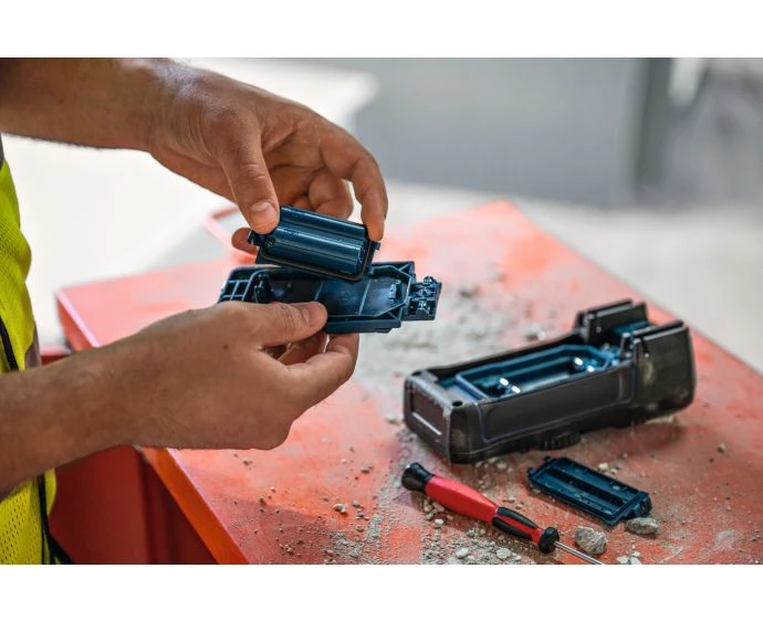 Bosch BA 3.7V 1.0Ah A Professional Battery | 1608M00C43