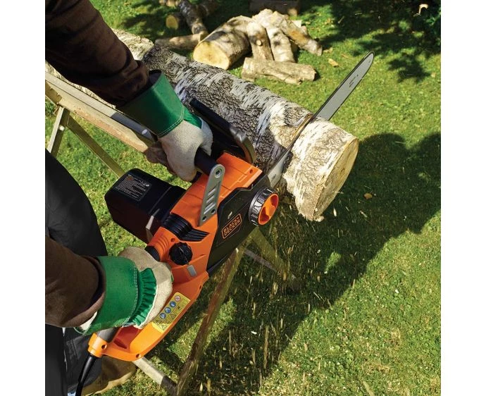 Black & Decker CS2245 2200W 45cm Bar Corded Chainsaw 240V
