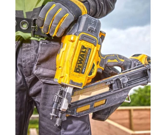 DeWalt DCK246P2T 18v Cordless Brushless Framing & Finishing Nailer Twin Pack With 2x 5.0Ah Batteries, Charger & Case