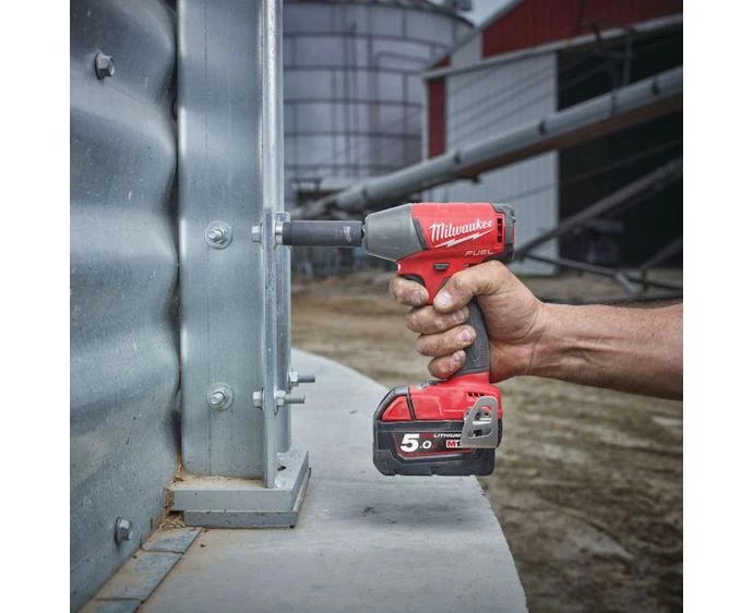 Milwaukee M18FIWF12 18V Impact Wrench + 2 x M18B9 & Charger